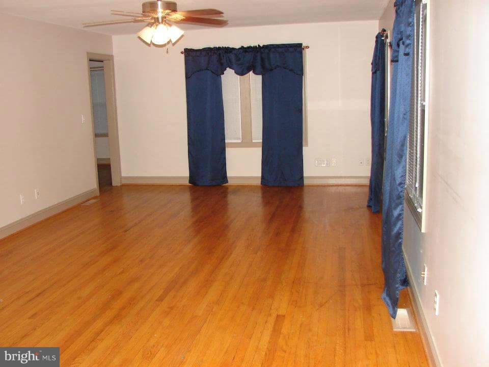 18295 Lahore Road Orange, VA 22960 - Photo 5 of 7 Living Room