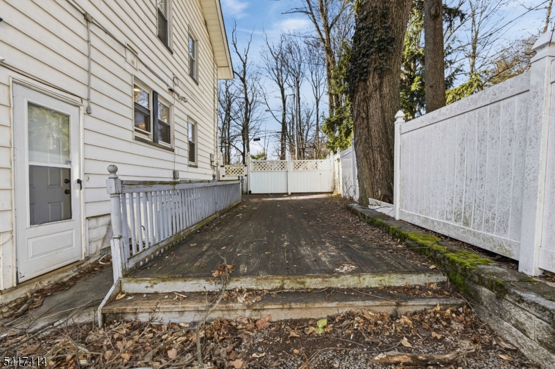 50 Ridgehurst Road West Orange, NJ 07052 - Photo 27 of 31