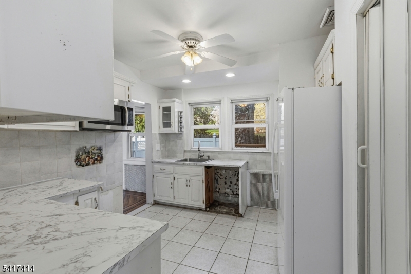 50 Ridgehurst Road West Orange, NJ 07052 - Photo 28 of 31