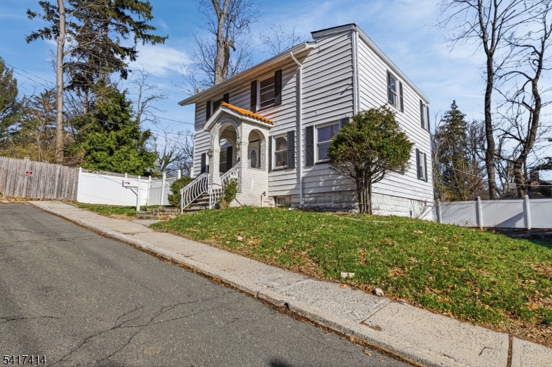 50 Ridgehurst Road West Orange, NJ 07052 - Photo 3 of 31