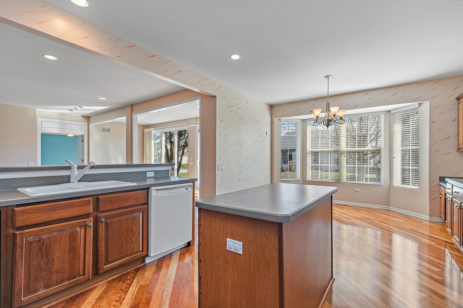 13898 Westmore Road Huntley, IL 60142 - Photo 13 of 23 Gallery Image 13