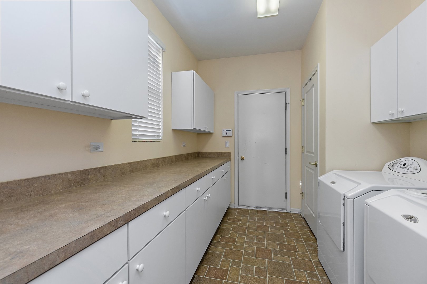 13898 Westmore Road Huntley, IL 60142 - Photo 14 of 23 Gallery Image 14