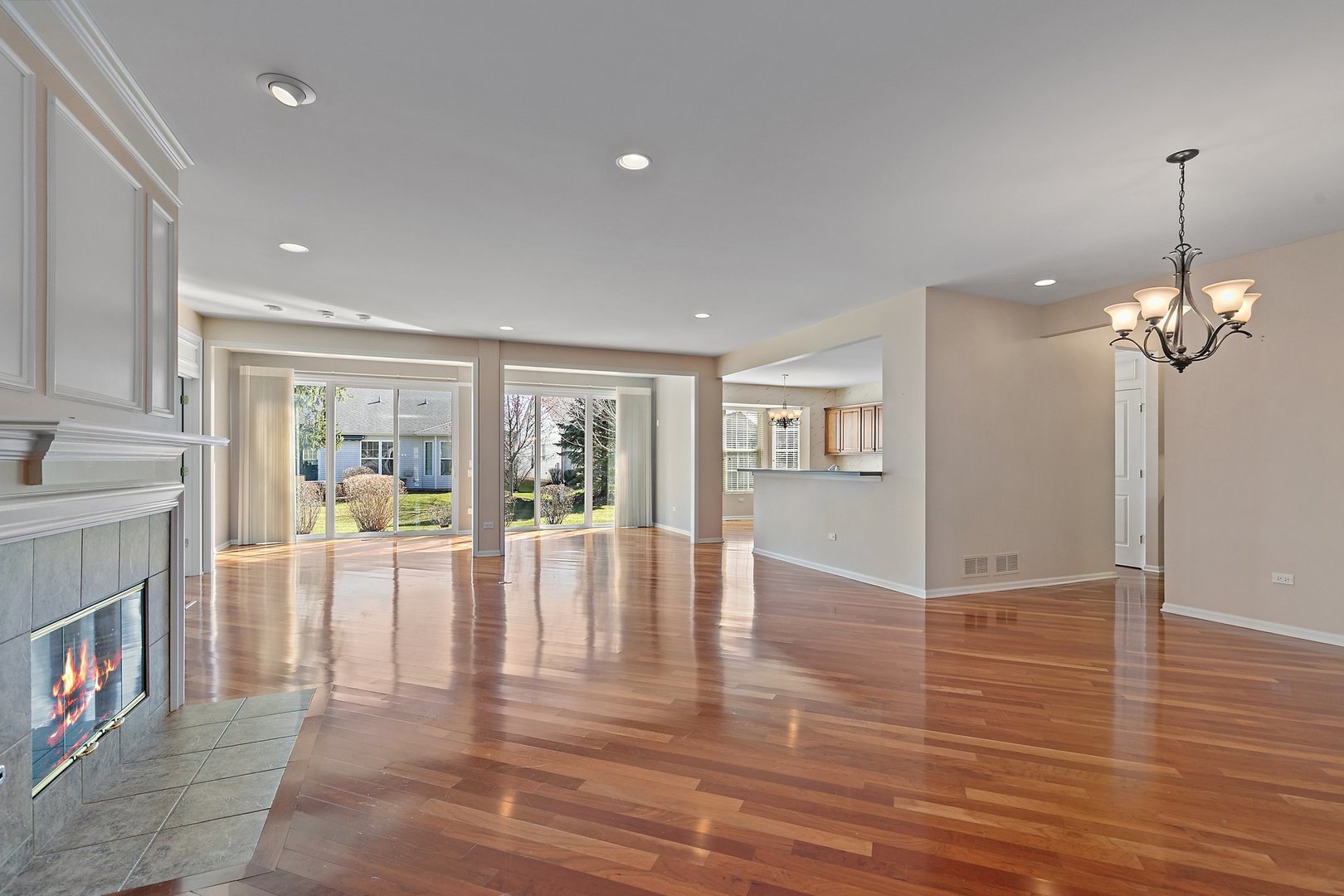 13898 Westmore Road Huntley, IL 60142 - Photo 5 of 23 Gallery Image 5