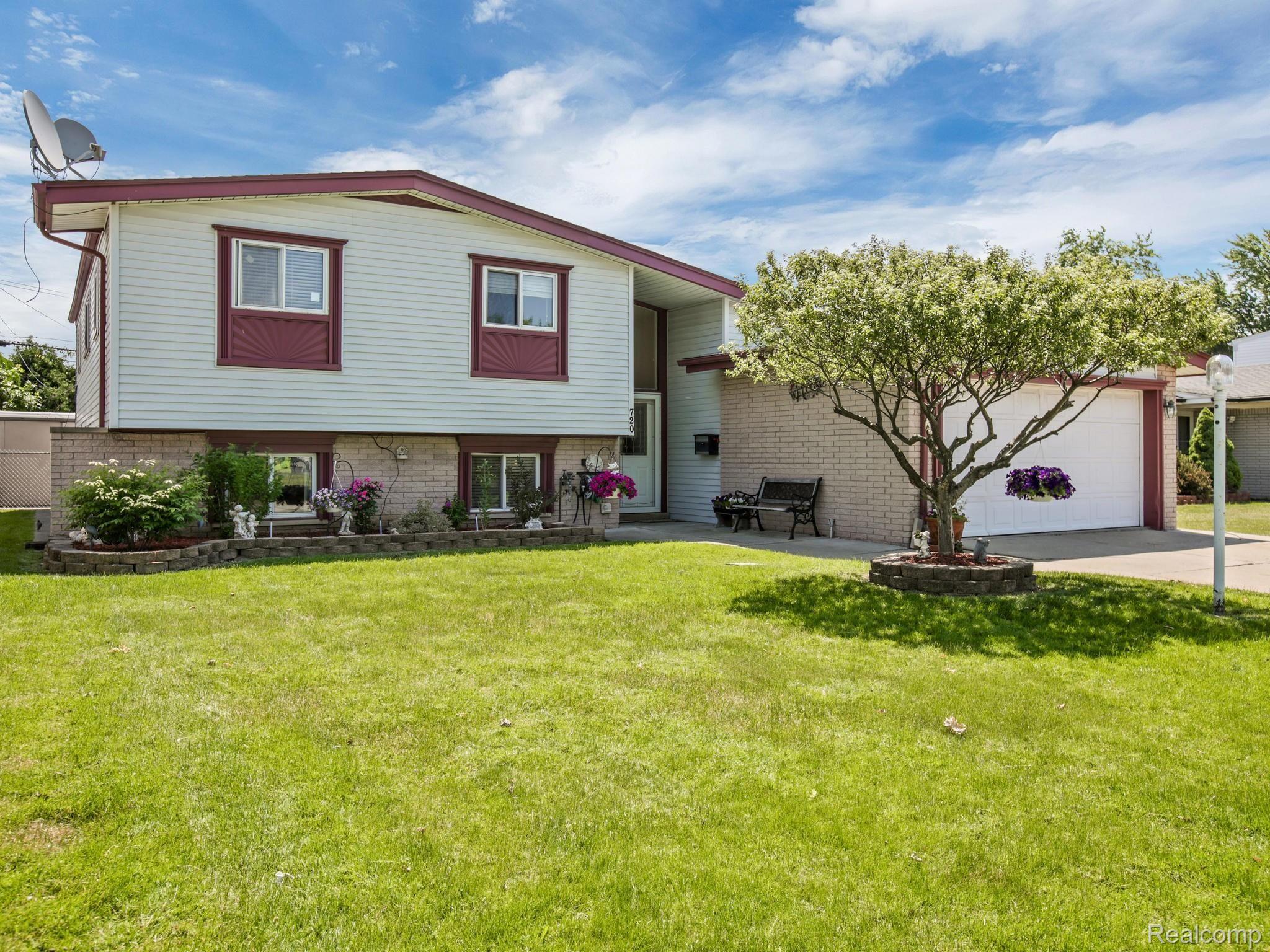 720 Inkster Road Dearborn Heights, MI 48127 - Photo 1 of 1 720 Inkster Rd Dearborn-031-021-720 N Inkster Road00031-MLS_Size.jpg