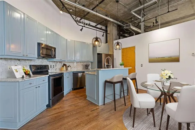 $299,000 | 3235 Roswell Road, Unit 818, Atlanta, GA 30305