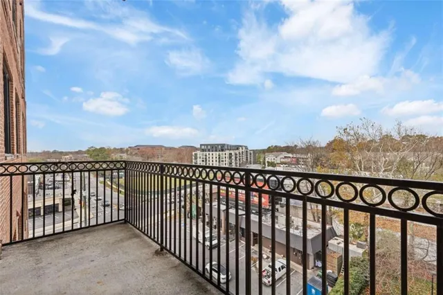 $299,000 | 3235 Roswell Road, Unit 818, Atlanta, GA 30305