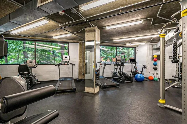 $299,000 | 3235 Roswell Road, Unit 818, Atlanta, GA 30305