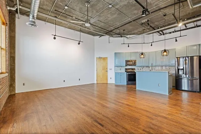 $299,000 | 3235 Roswell Road, Unit 818, Atlanta, GA 30305