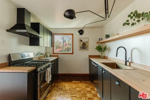 $945,000 | 221 Vista Cir Drive, Sierra Madre, CA 91024