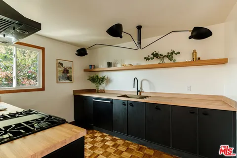 $945,000 | 221 Vista Cir Drive, Sierra Madre, CA 91024