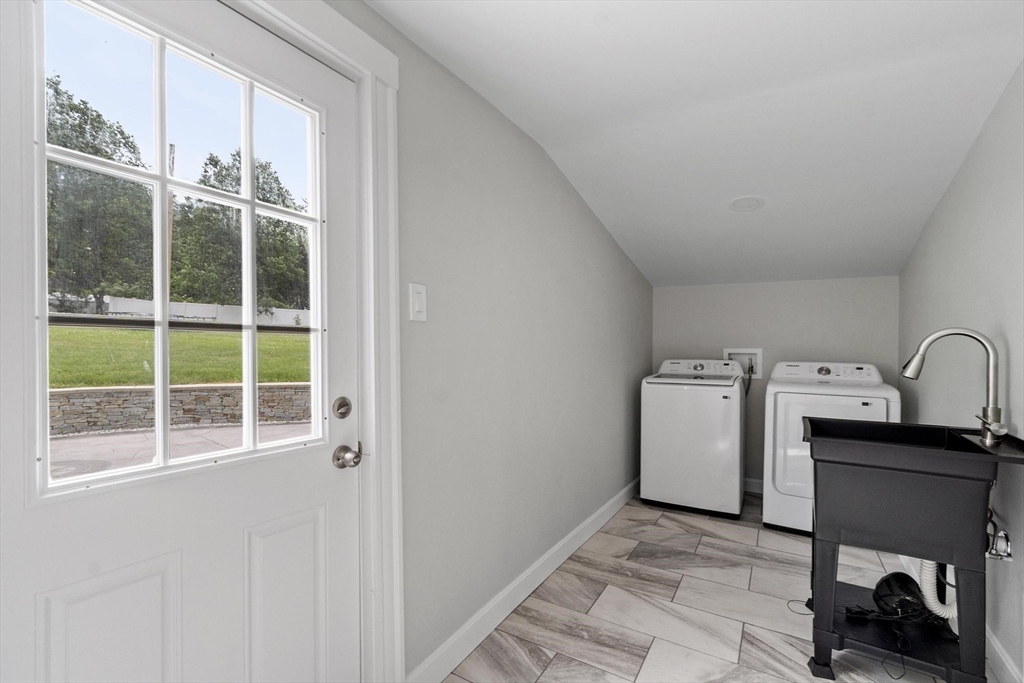 92 Hosmer Street Hudson, MA 01749 - Photo 23 of 31