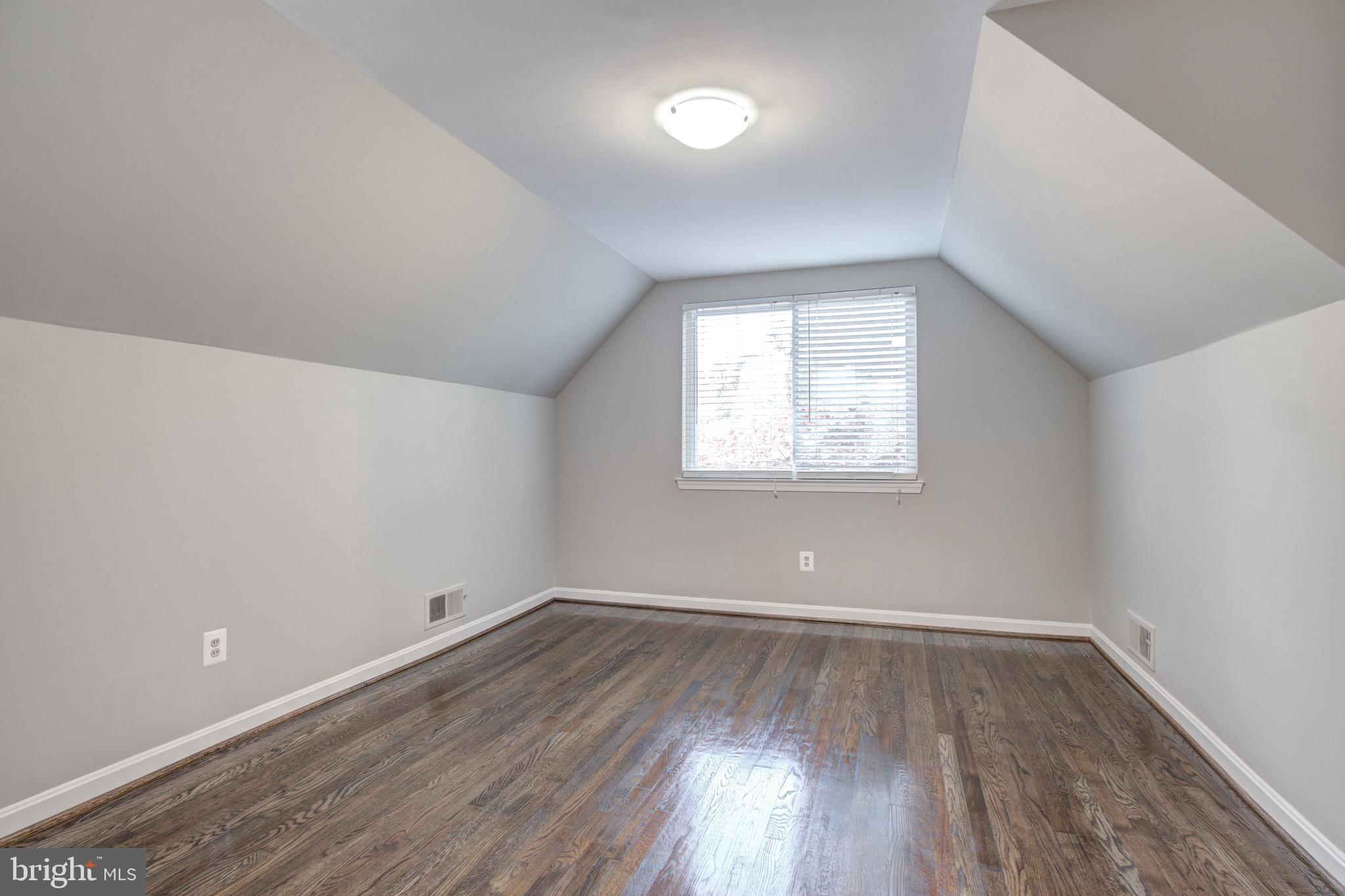 8941 Victoria Road Springfield, VA 22151 - Photo 6 of 46