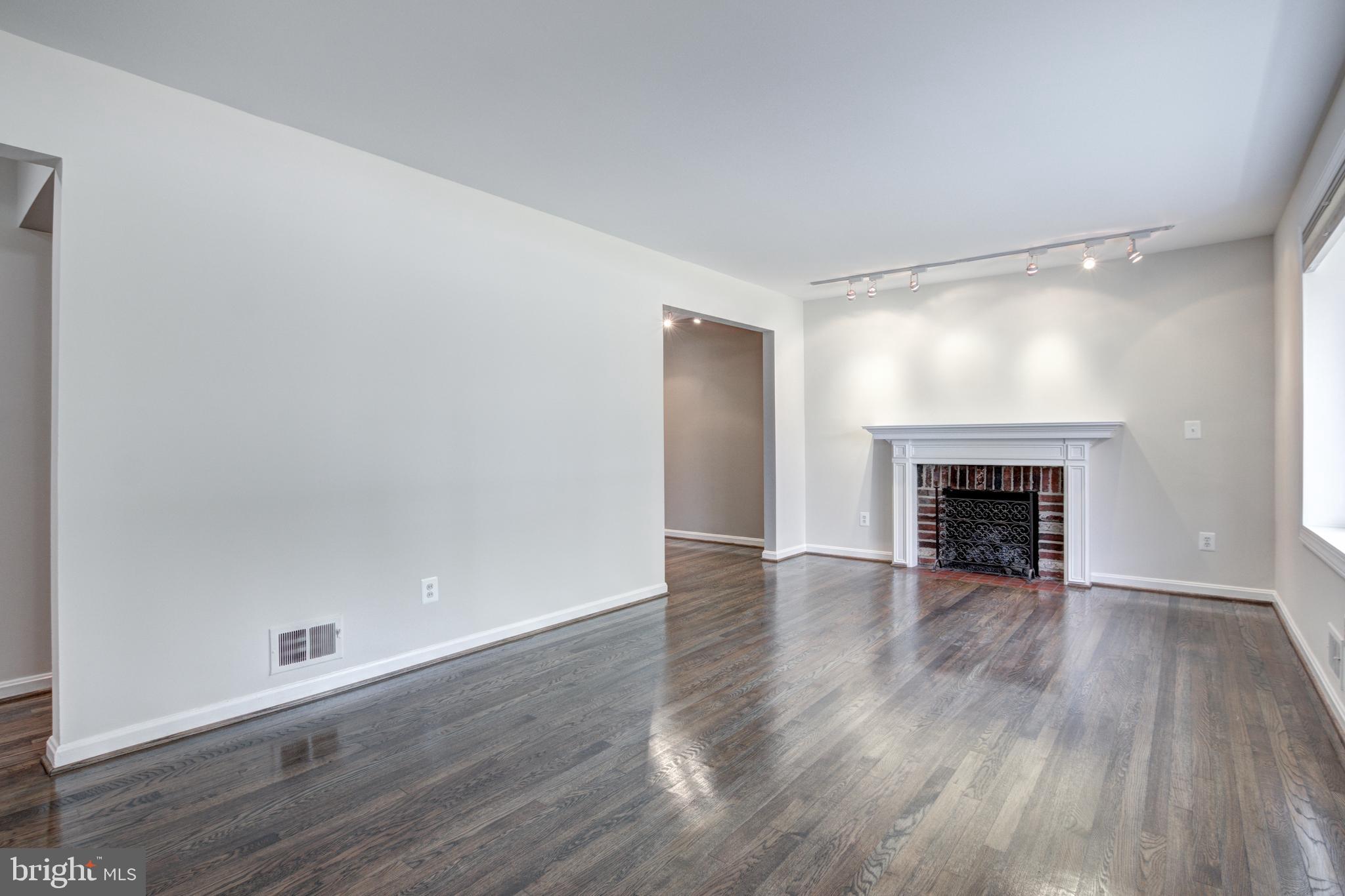 8941 Victoria Road Springfield, VA 22151 - Photo 8 of 46