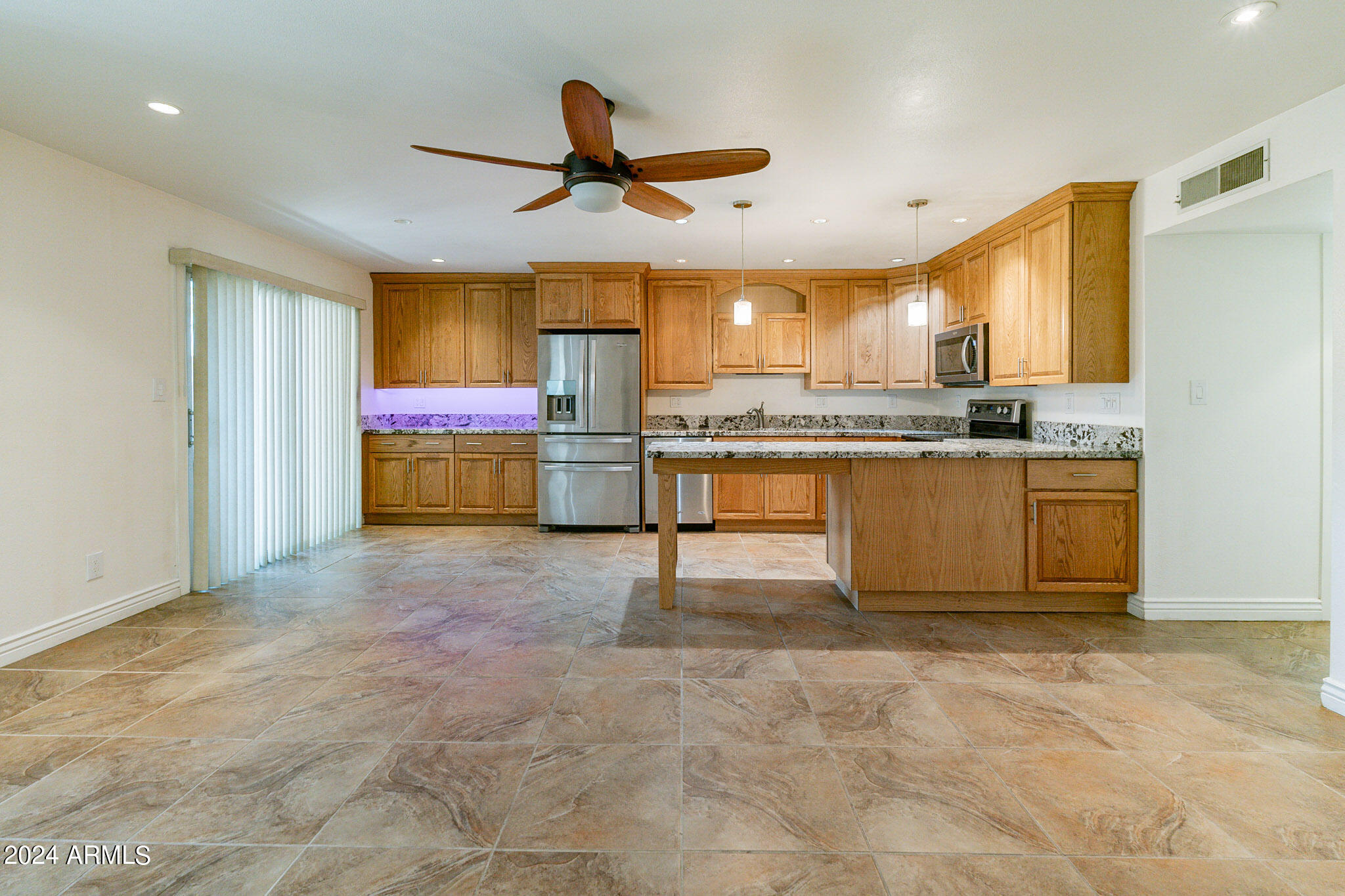 5525 East Thomas Road, Unit A3 Phoenix, AZ 85018 - Photo 7 of 33 Kitchen