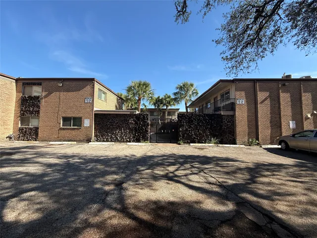 $1,250 | 1530 Heights Boulevard, Unit 9, Houston, TX 77008