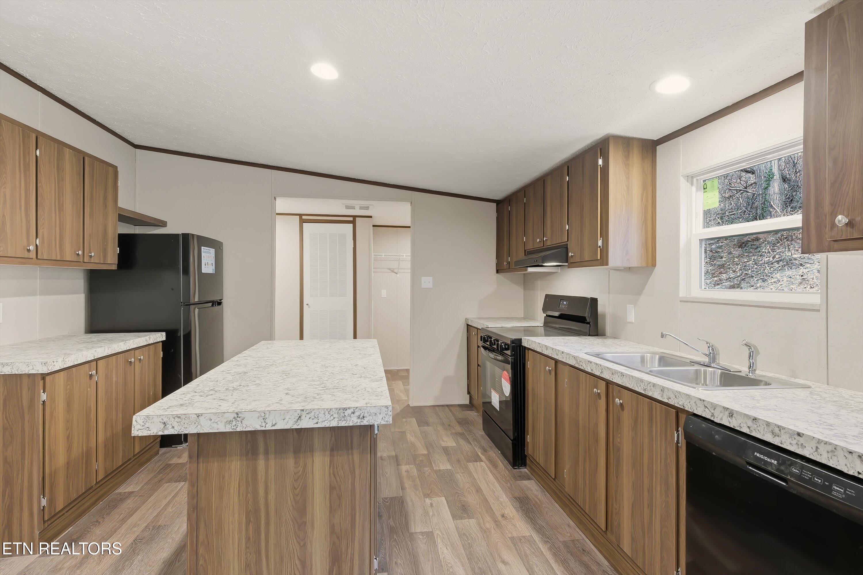 508 Short Street La Follette, TN 37766 - Photo 10 of 42 10-508 Short St-10