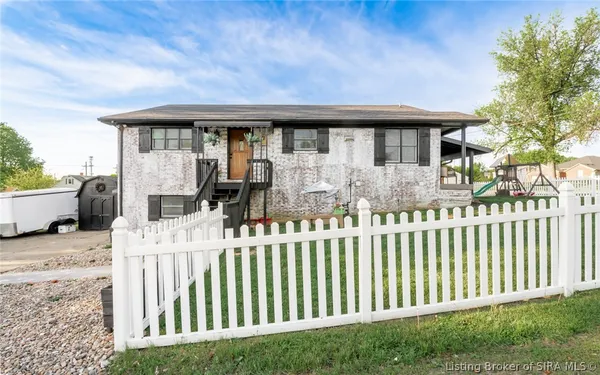 $309,900 | 2520 Elliott Avenue, New Albany, IN 47150