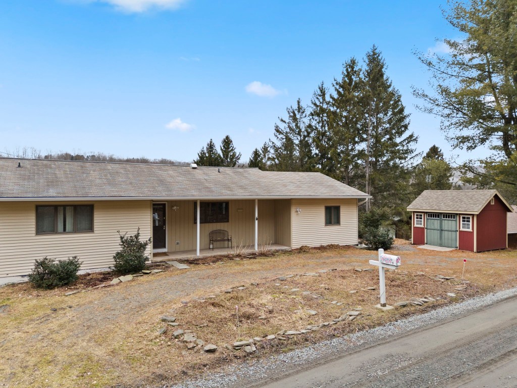 91 Loomis Road Montrose, PA 18801 - Photo 3 of 43 Gallery Image 3