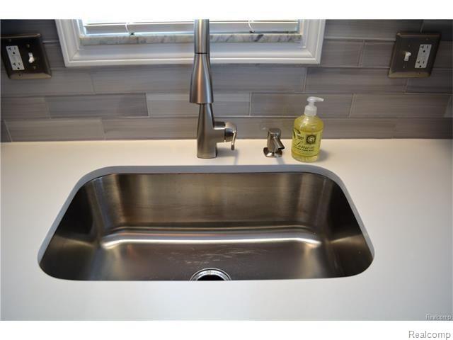 4113 Telegraph Road, Unit 128 Bloomfield Hills, MI 48302 - Photo 9 of 22 GetMedia (4).jpg