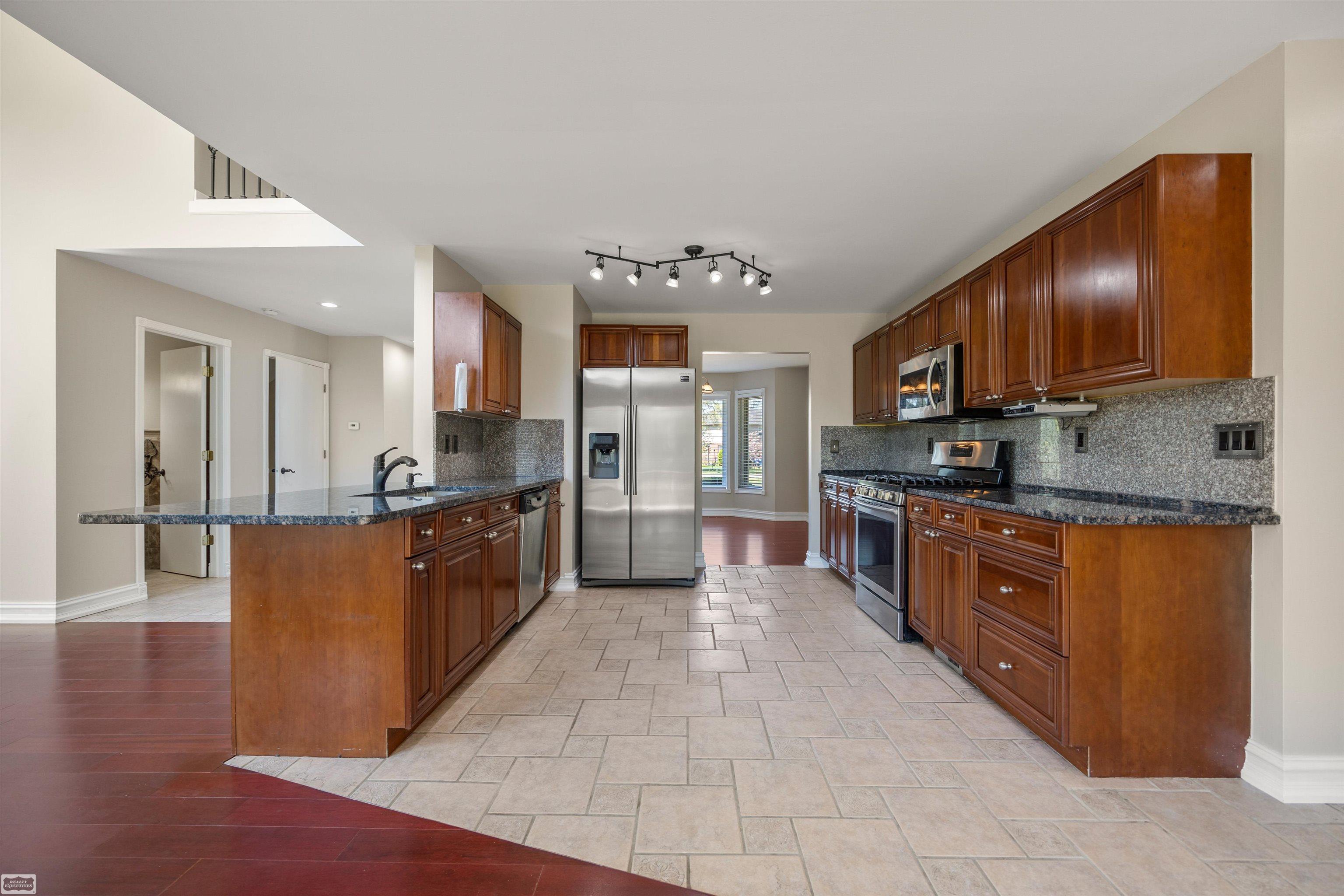 3129 Bendelow Road Rochester, MI 48307 - Photo 9 of 39