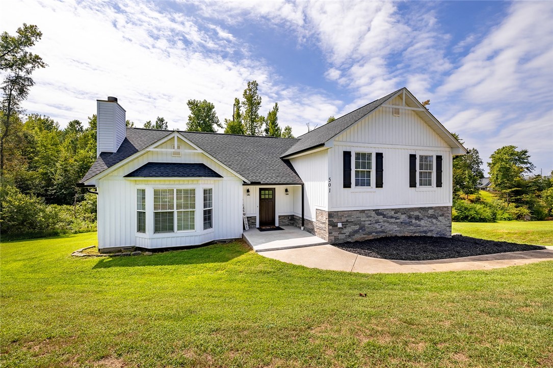 501 Dalton Road Seneca, SC 29678 - Photo 1 of 34 Gallery Image 1