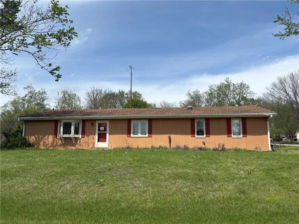 $299,900 | 2804 East 174th Street, Belton, MO 64012