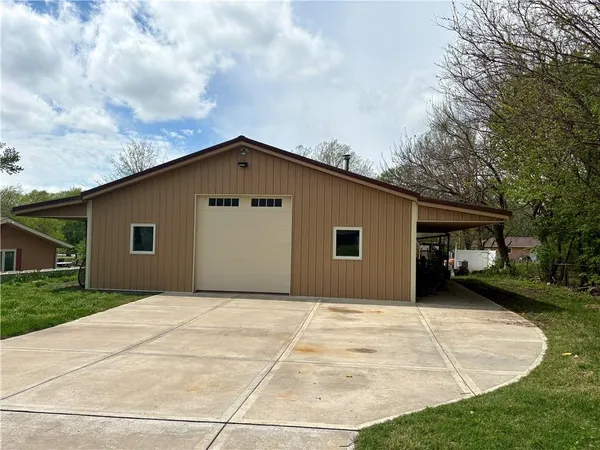 $299,900 | 2804 East 174th Street, Belton, MO 64012