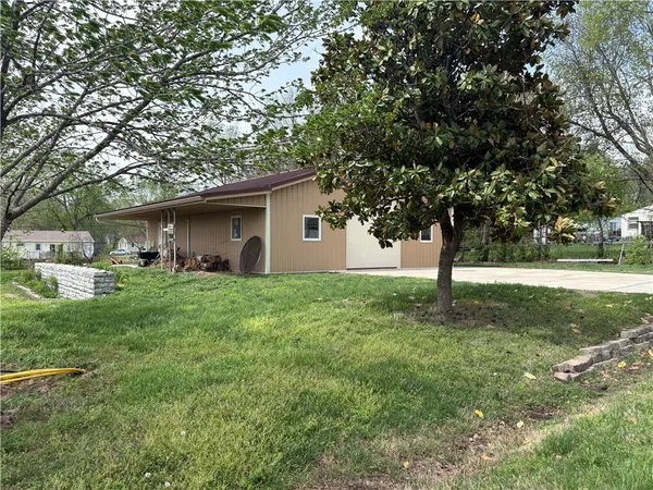 $299,900 | 2804 East 174th Street, Belton, MO 64012