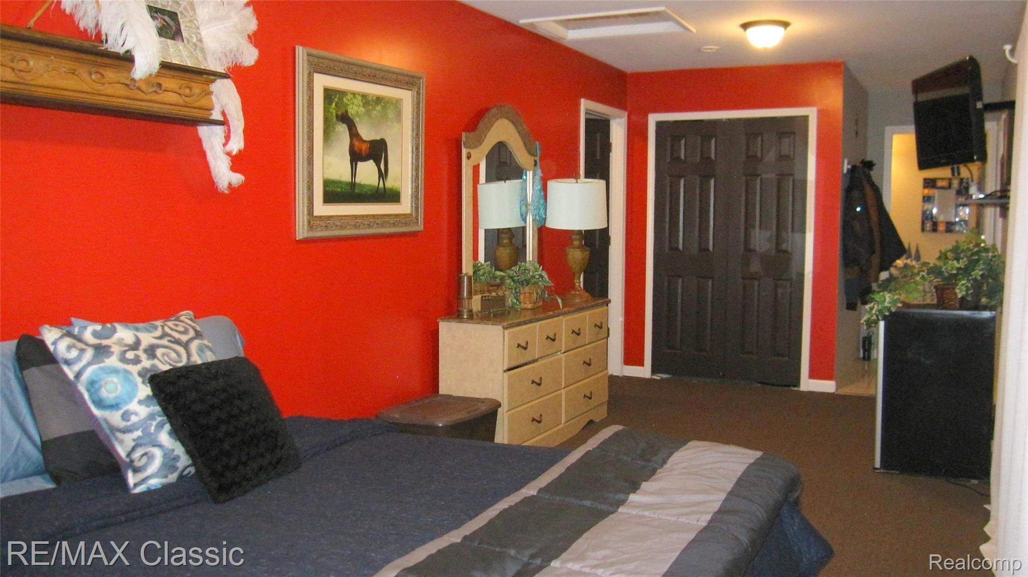 8650 North Rushton Road South Lyon, MI 48178 - Photo 13 of 17 Master Bedrom with Lav.JPG