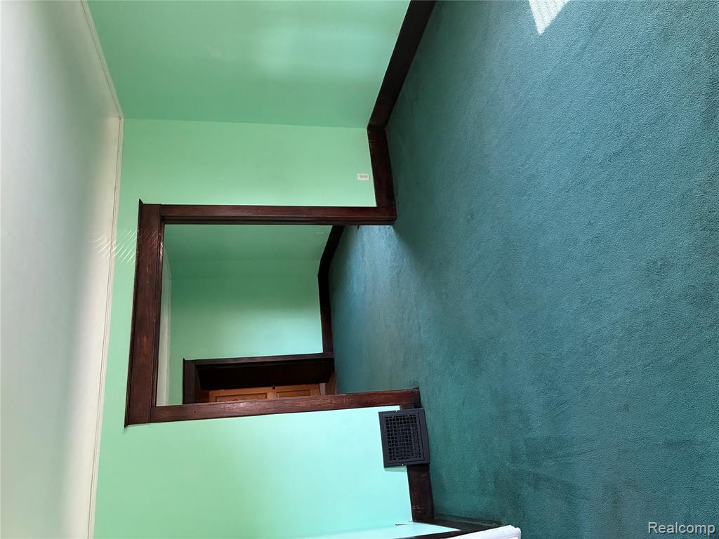 1214 Root Street Flint, MI 48503 - Photo 6 of 34