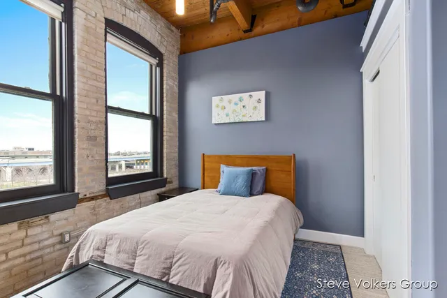 $865,000 | 600 Monroe Avenue Northwest, Unit 406, Grand Rapids, MI 49503