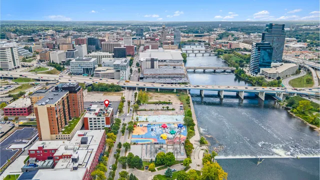 $865,000 | 600 Monroe Avenue Northwest, Unit 406, Grand Rapids, MI 49503