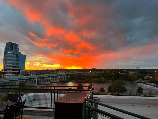 $865,000 | 600 Monroe Avenue Northwest, Unit 406, Grand Rapids, MI 49503