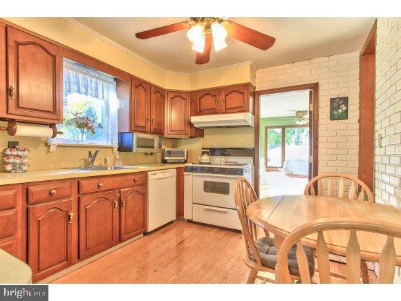 1001 Rue Avenue Point Pleasant, NJ 08742 - Photo 5 of 14 Gallery Image 5