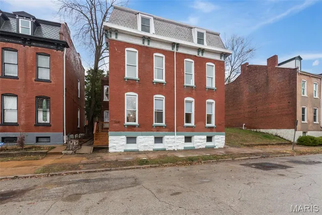 $349,000 | 3330 Wisconsin Avenue, St. Louis, MO 63118