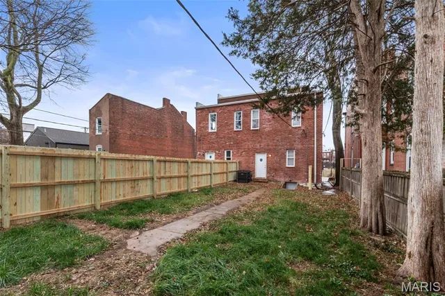 $349,000 | 3330 Wisconsin Avenue, St. Louis, MO 63118