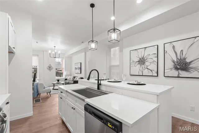 $349,000 | 3330 Wisconsin Avenue, St. Louis, MO 63118