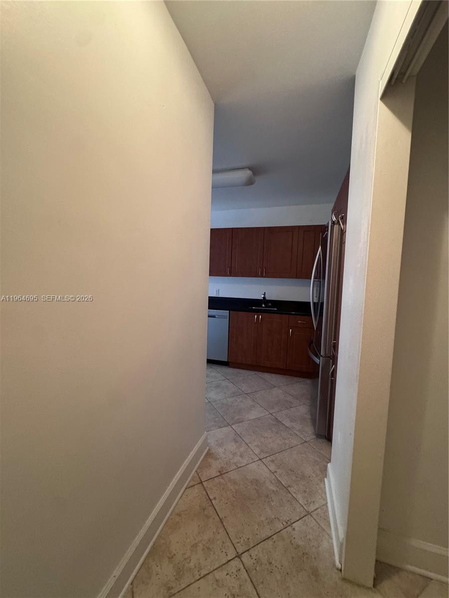 401 69th Street, Unit 607 Miami Beach, FL 33141 - Photo 76 of 89 a view of walk in closet