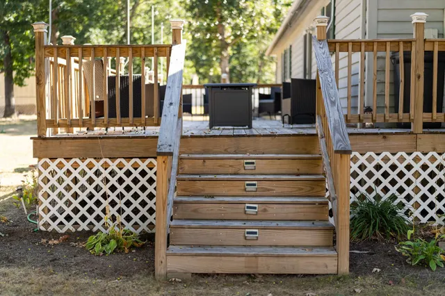 a view of a back yard of the house