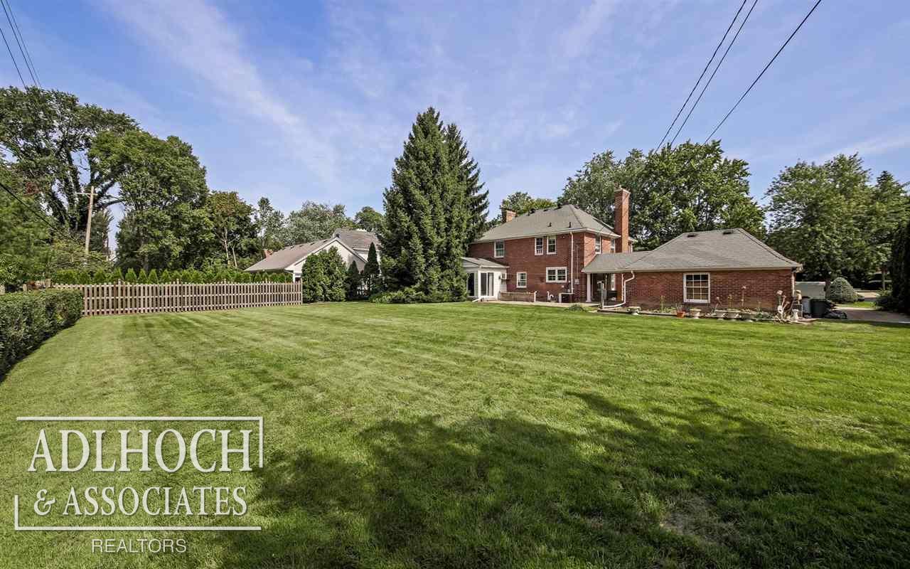 1047 Devonshire Road Grosse Pointe, MI 48230 - Photo 31 of 33 31301928-30.JPG