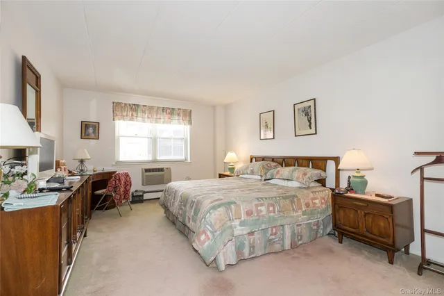 $605,000 | 10 Ipswich Avenue, Unit 3I, Great Neck, NY 11021