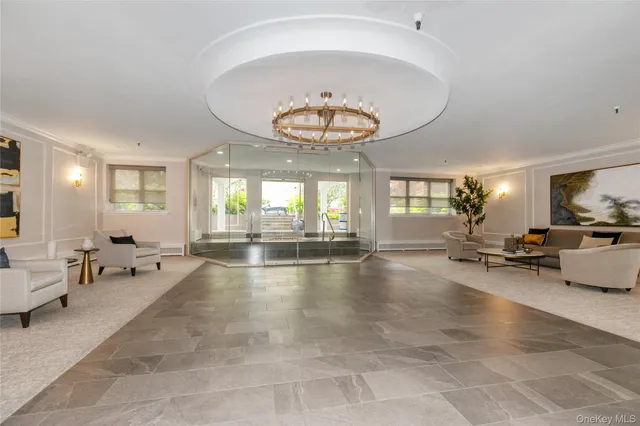 $605,000 | 10 Ipswich Avenue, Unit 3I, Great Neck, NY 11021