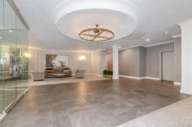 $605,000 | 10 Ipswich Avenue, Unit 3I, Great Neck, NY 11021