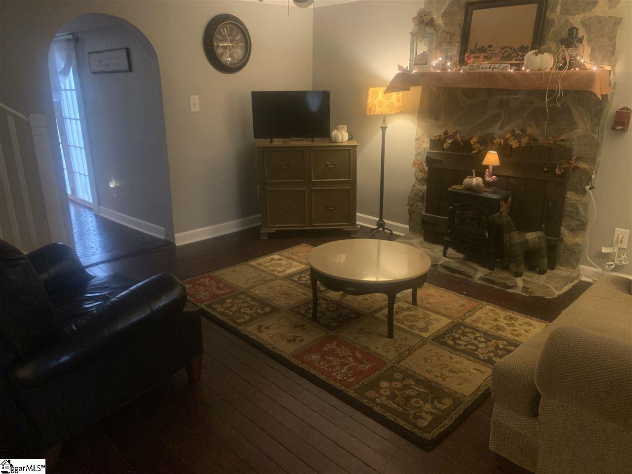 431 Barnett Road Greer, SC 29651 - Photo 6 of 18
