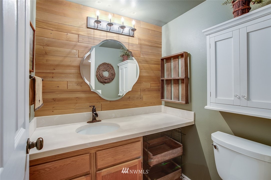 2222 Field Avenue Northeast Renton, WA 98059 - Photo 13 of 23