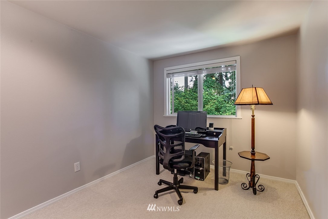 2222 Field Avenue Northeast Renton, WA 98059 - Photo 16 of 23