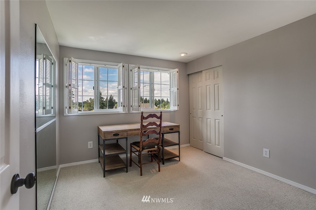 2222 Field Avenue Northeast Renton, WA 98059 - Photo 17 of 23