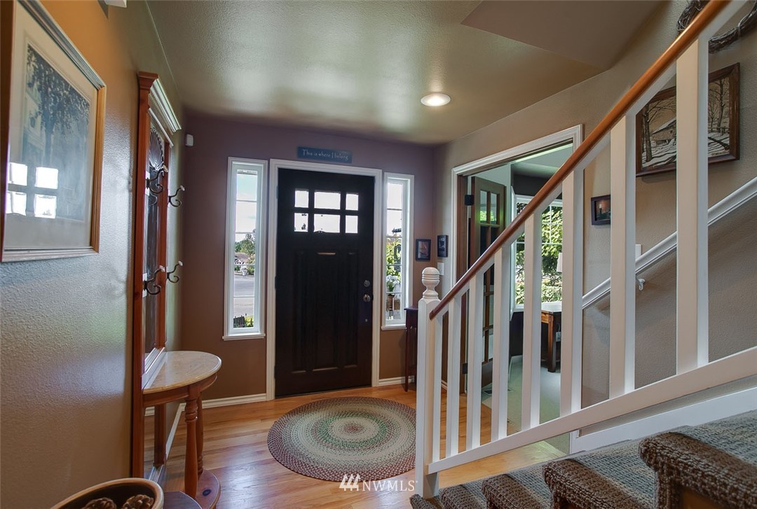 2222 Field Avenue Northeast Renton, WA 98059 - Photo 4 of 23