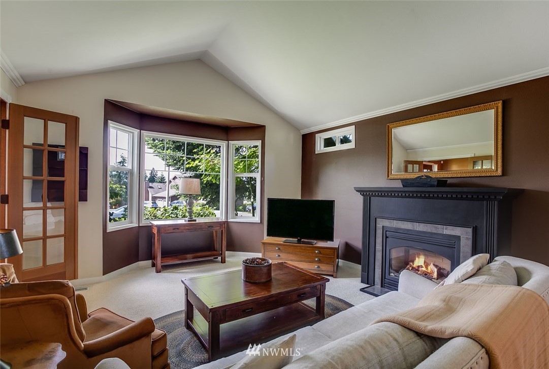 2222 Field Avenue Northeast Renton, WA 98059 - Photo 6 of 23