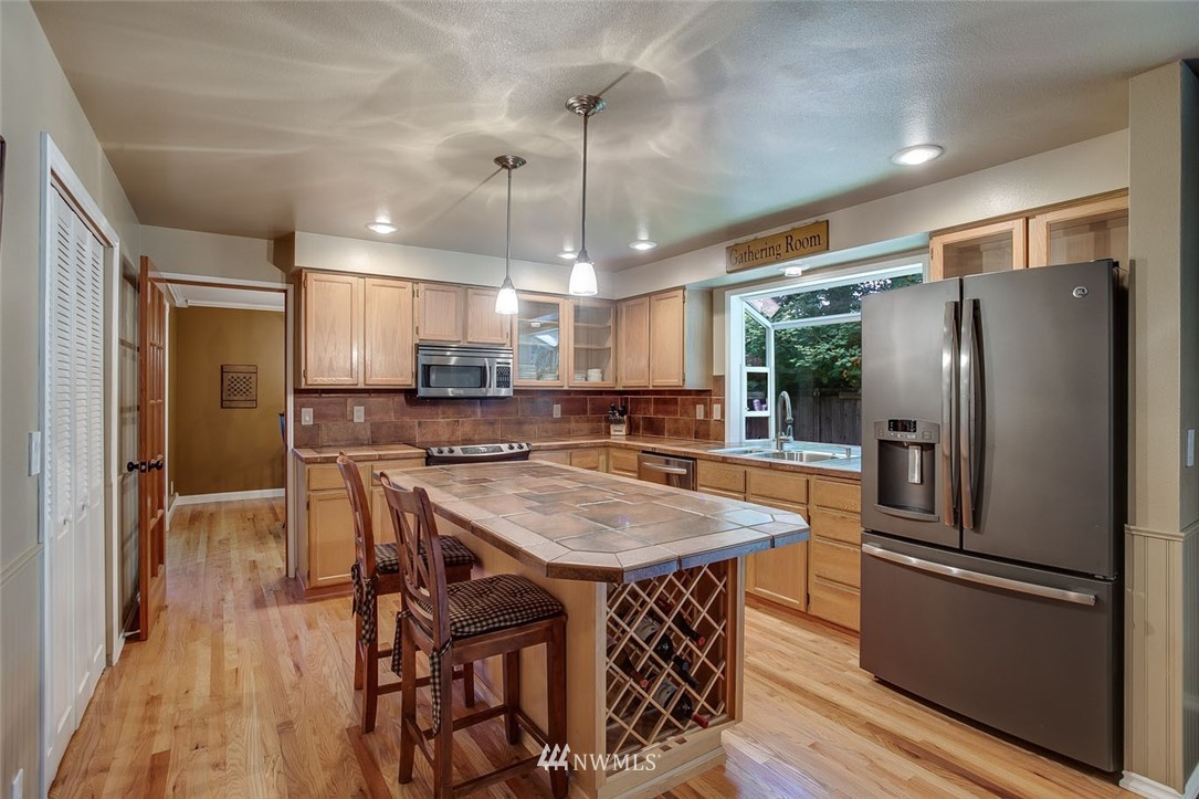 2222 Field Avenue Northeast Renton, WA 98059 - Photo 9 of 23